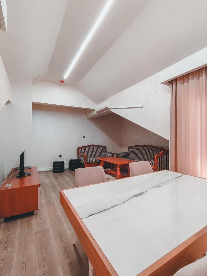 Motel Almy Zenica Buitenkant foto