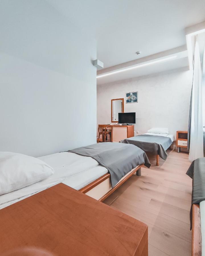 Motel Almy Zenica Buitenkant foto